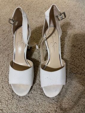 Jessica Simpson Cream Textured Open-Toe Block Heel Sandals